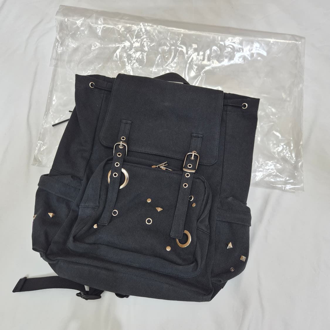 (새상품) 여밈 로우 레이아웃 백팩 (블랙) 상품이미지1