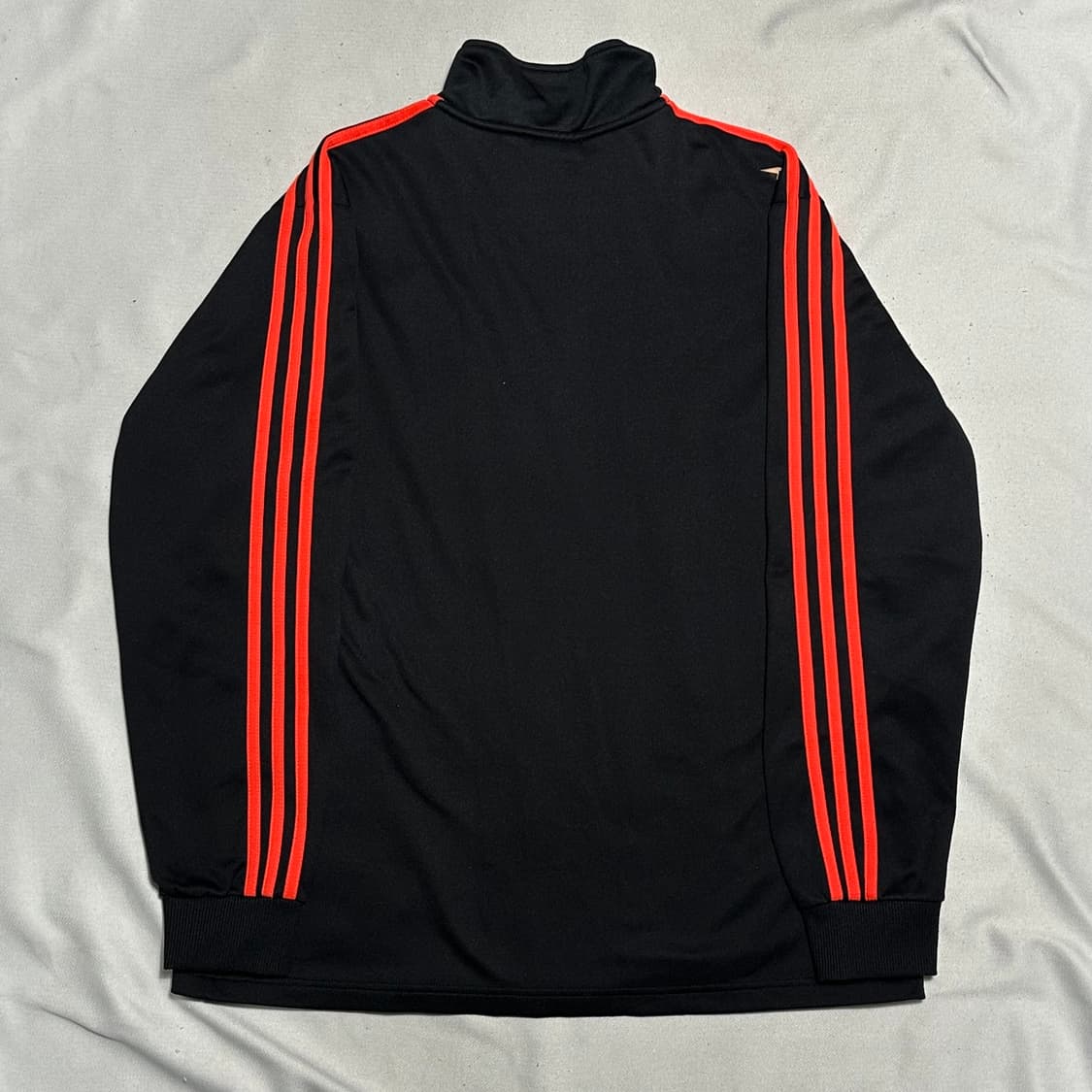 110 아디다스 맨체스터 유나이티드 블랙 트랙탑 상품이미지3