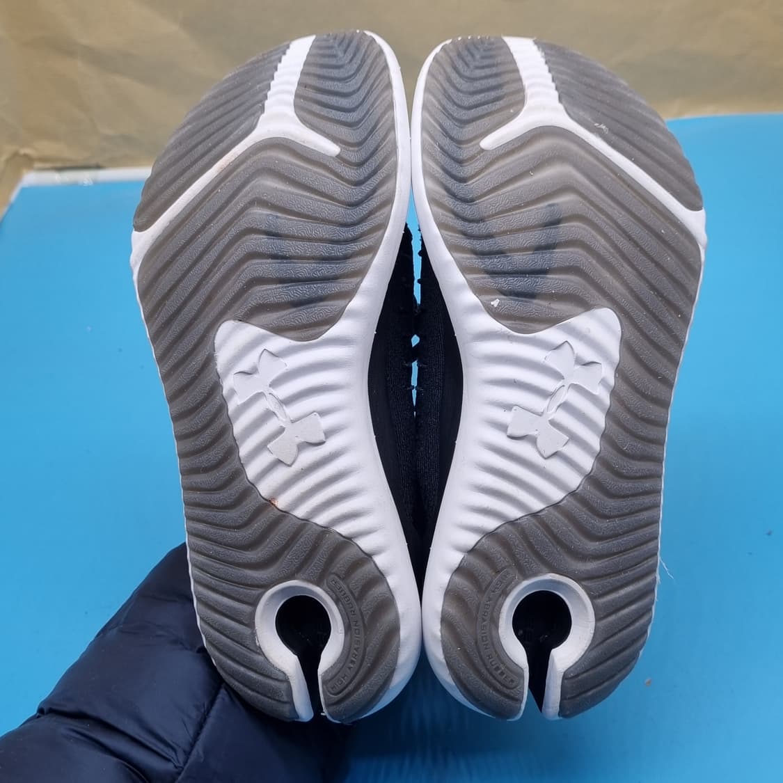 언더아머 스피드폼 여성런닝화235  상품이미지3