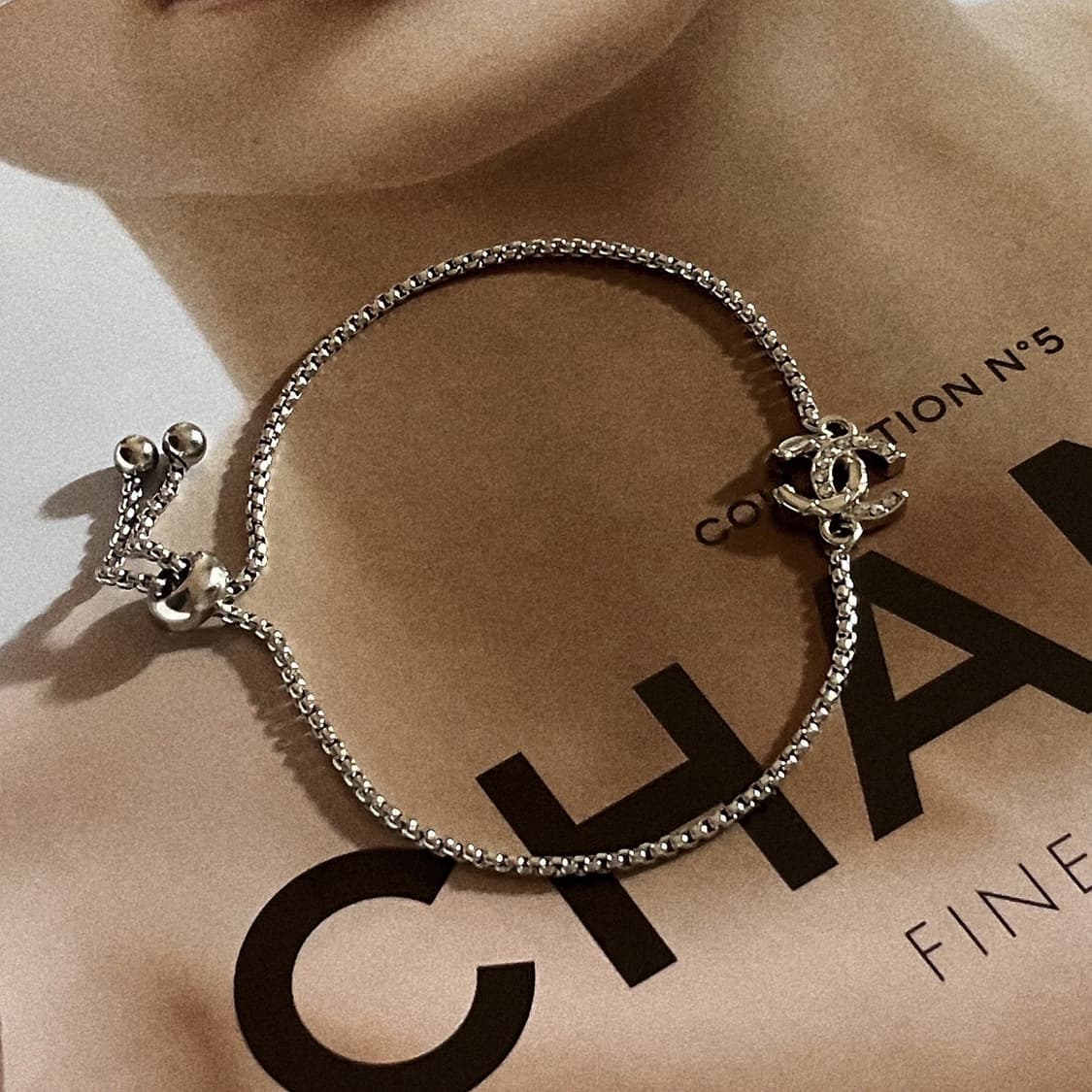 샤넬 cc 로고 슬라이딩 볼 팔찌 상품이미지2