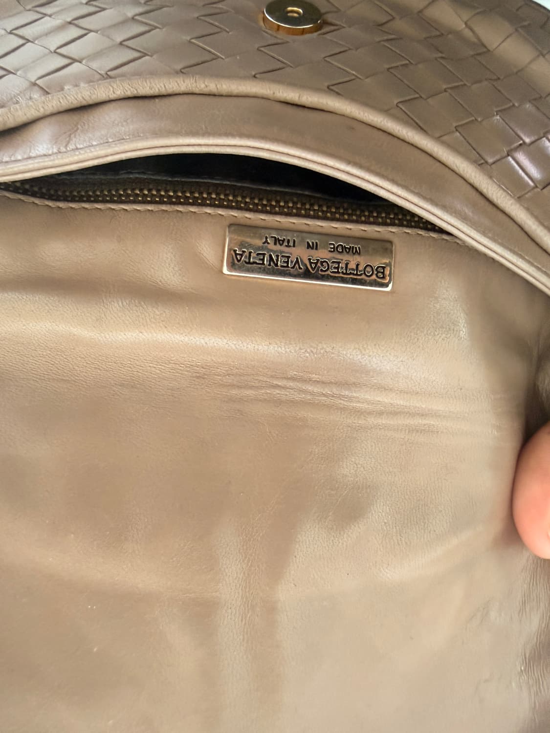  보테가 베네타(Bottega Veneta) 인트레치아토 크로스바디백 상품이미지3