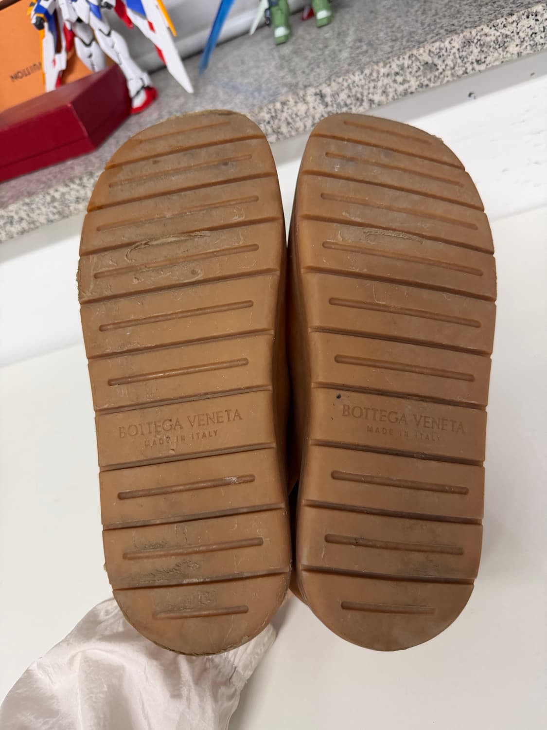 정품) 보테가베네타 남성 퍼들 러버 클로그 샌들 41 상품이미지9