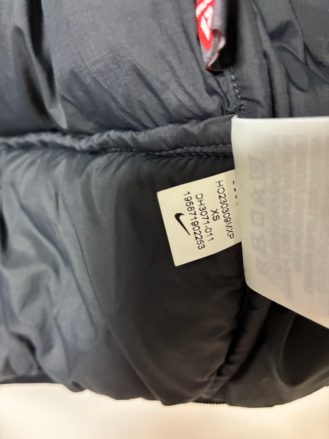 ACG 써마핏 ADV 루나 레이크 퍼퍼 자켓 블랙 - 아시아 상품이미지9