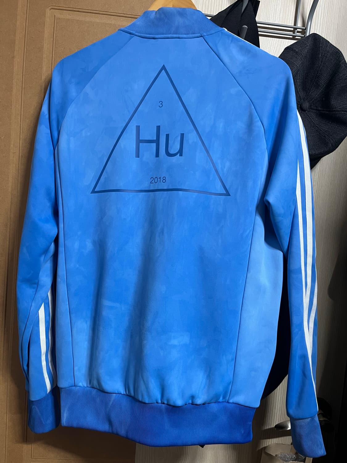 아디다스 퍼렐윌리엄스 블루 타이다이 집업 상품이미지3