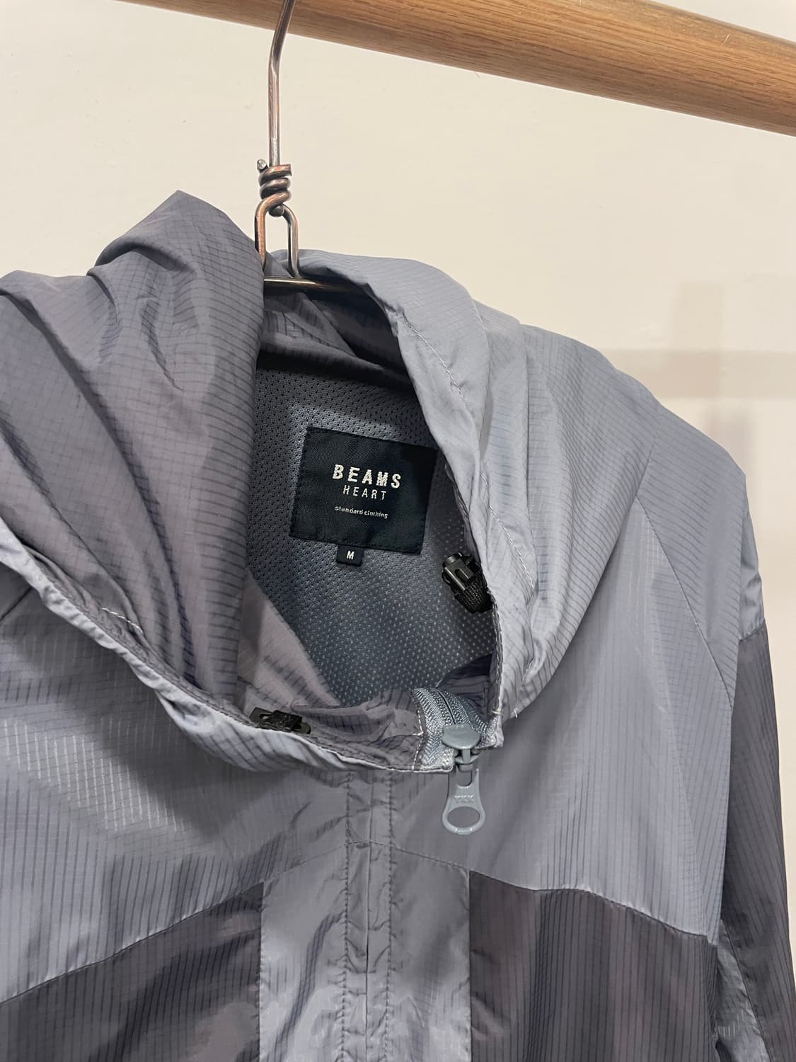 BEAMS HEART CHARCOAL WIND JACKET 상품이미지3