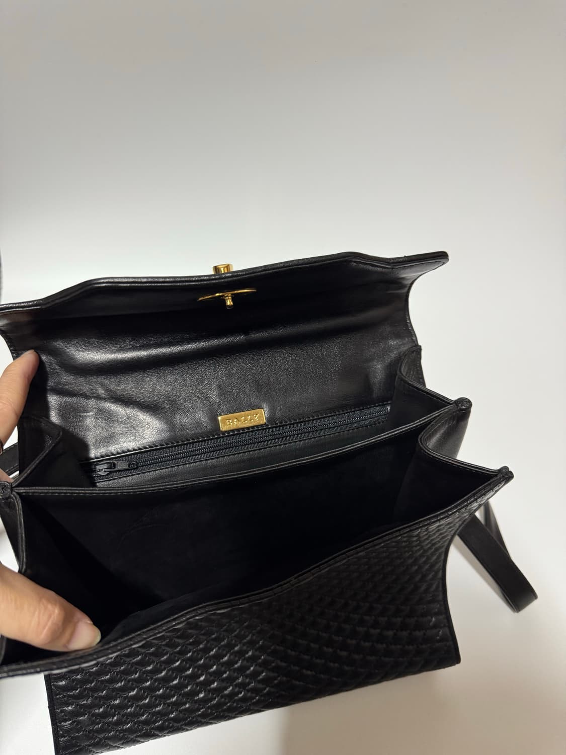 발리 퀼팅 가죽 크로스 토트백 상품이미지8