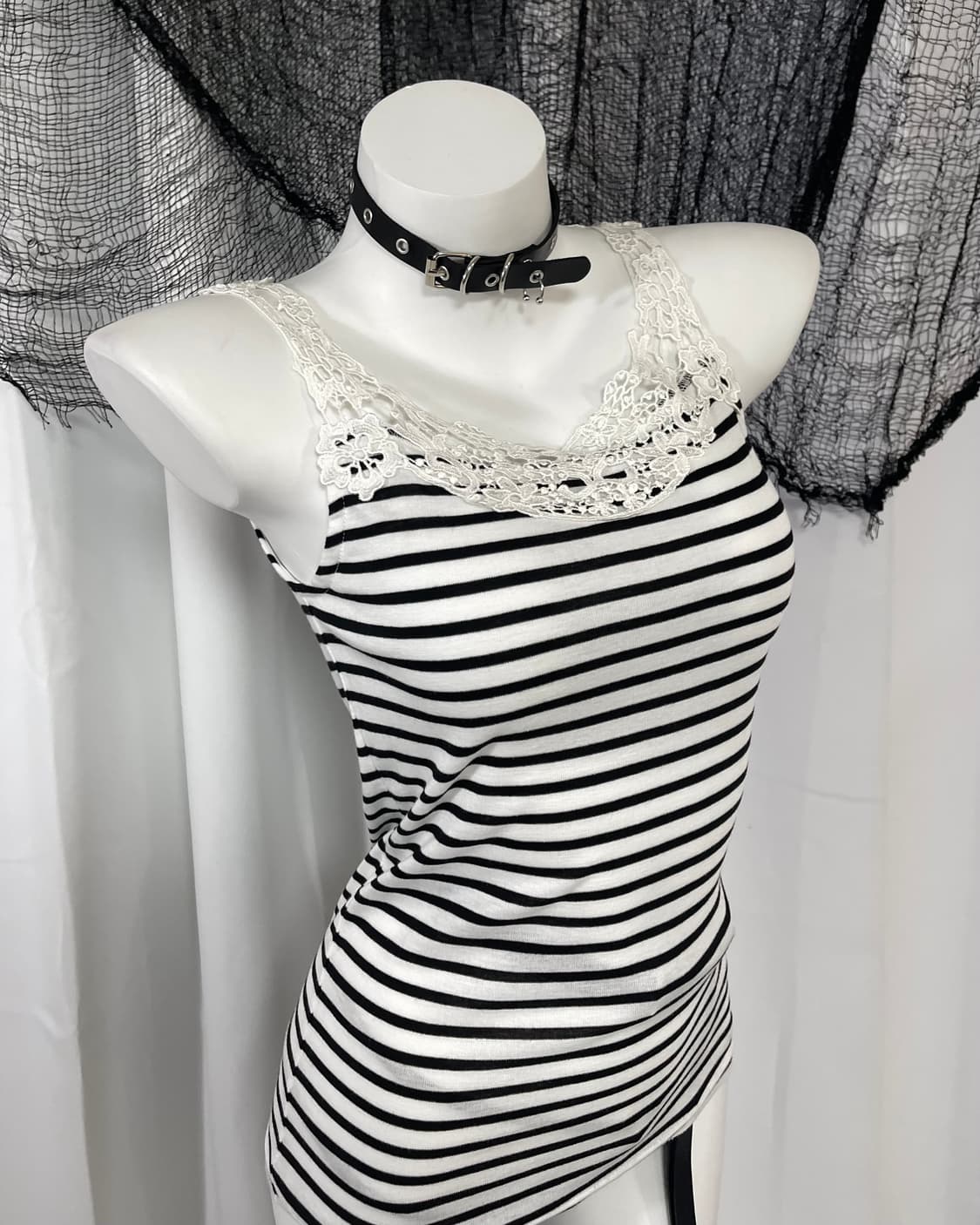 stripe lace sleeveless 상품이미지2