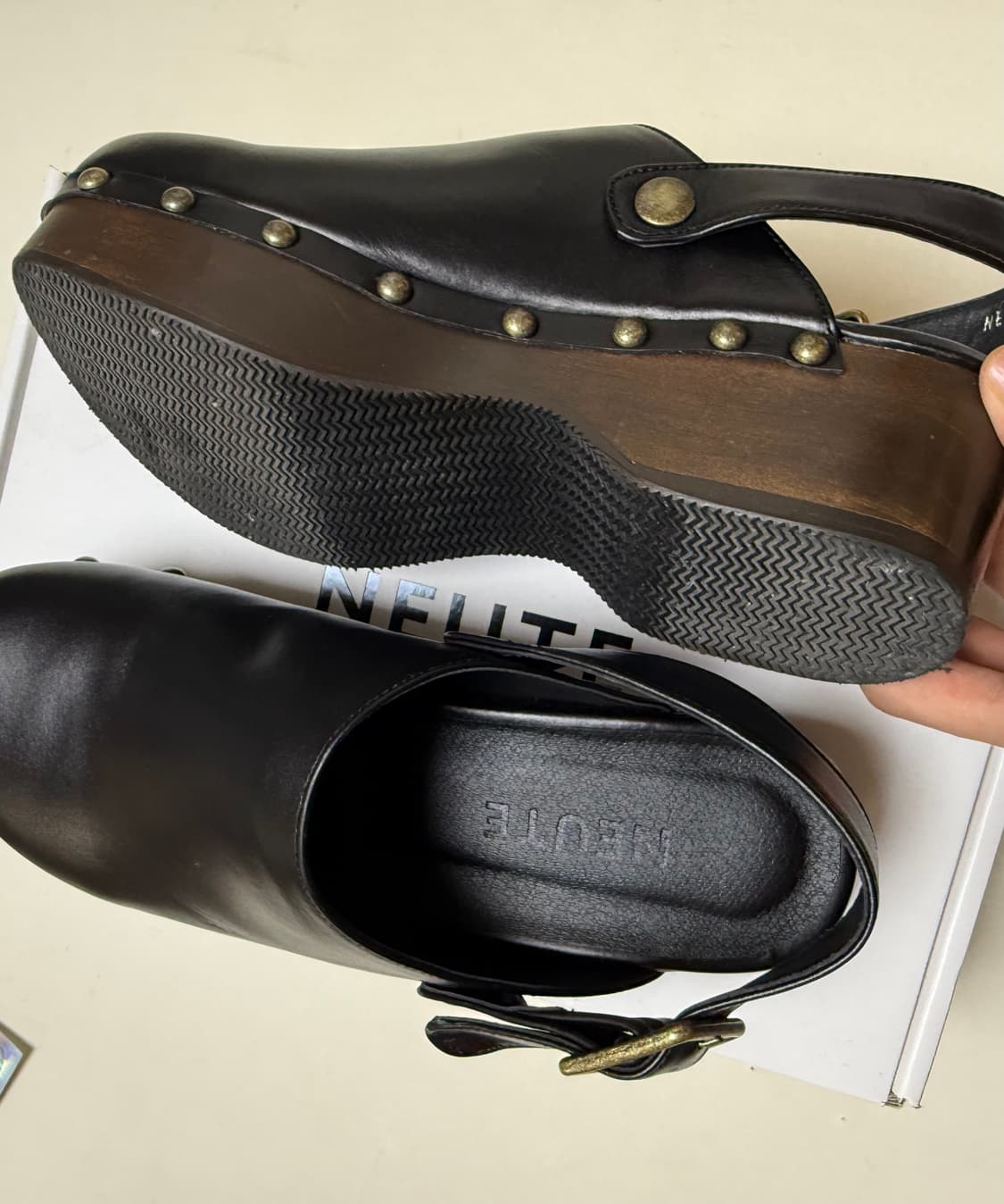 NEUTE 누트 발렌티나 레더 클로그 뮬 (블랙) 235mm 상품이미지4