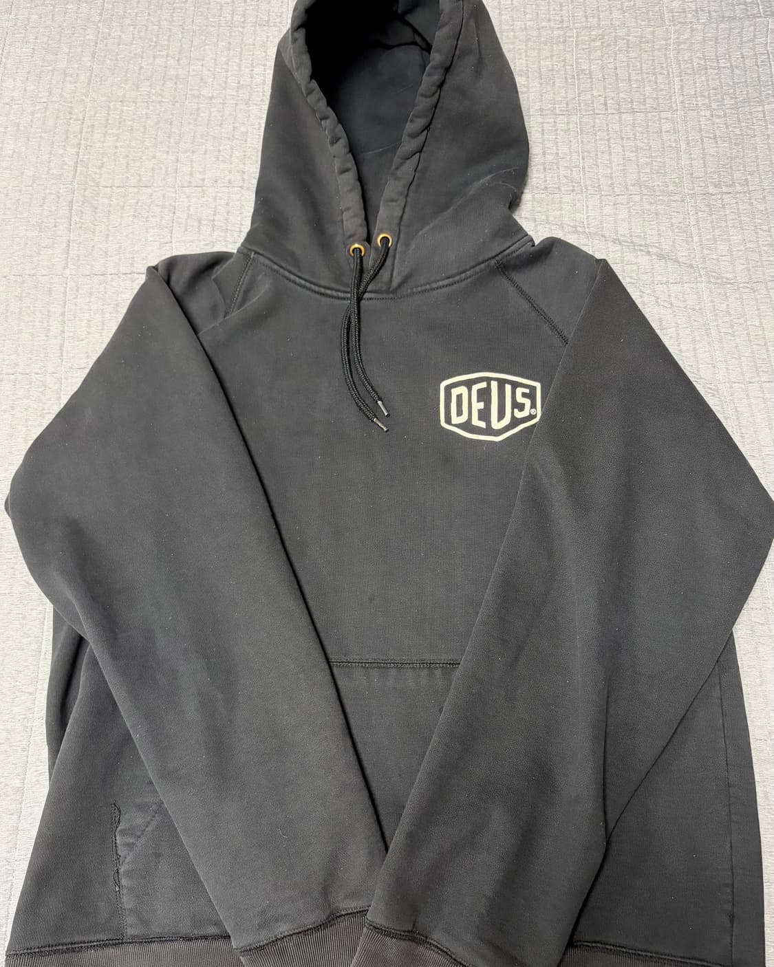 데우스 서울 후드티 상품이미지3