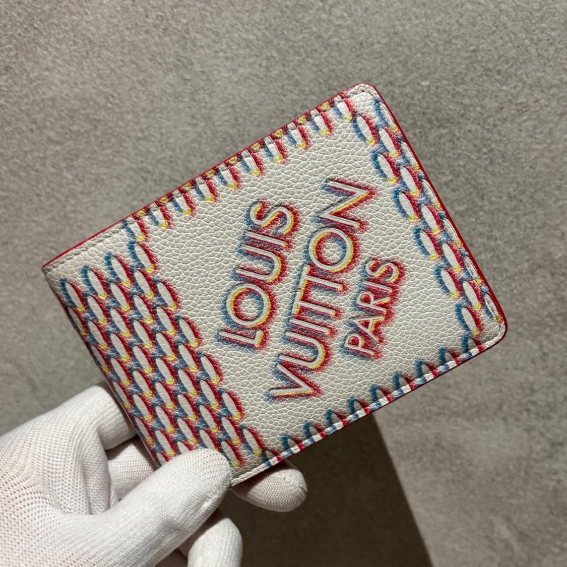  루이비통 다미에 스프레이 반지갑

 상품이미지1