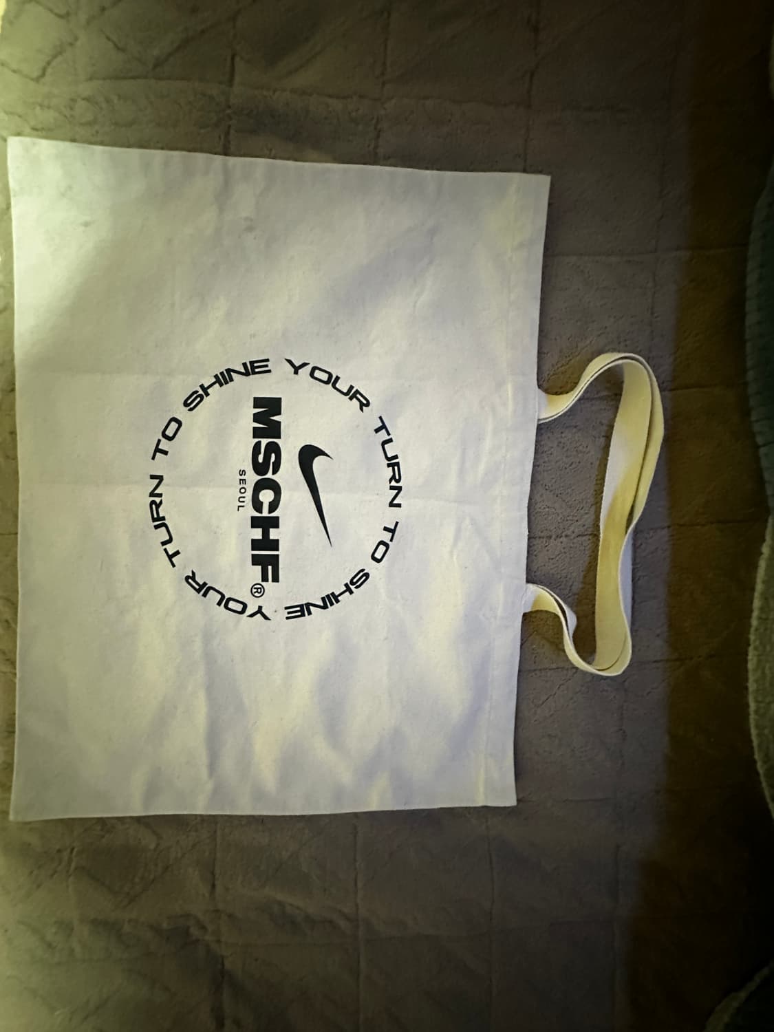 나이키 x 미스치프 MSCHF 한정판 에코백 상품이미지2