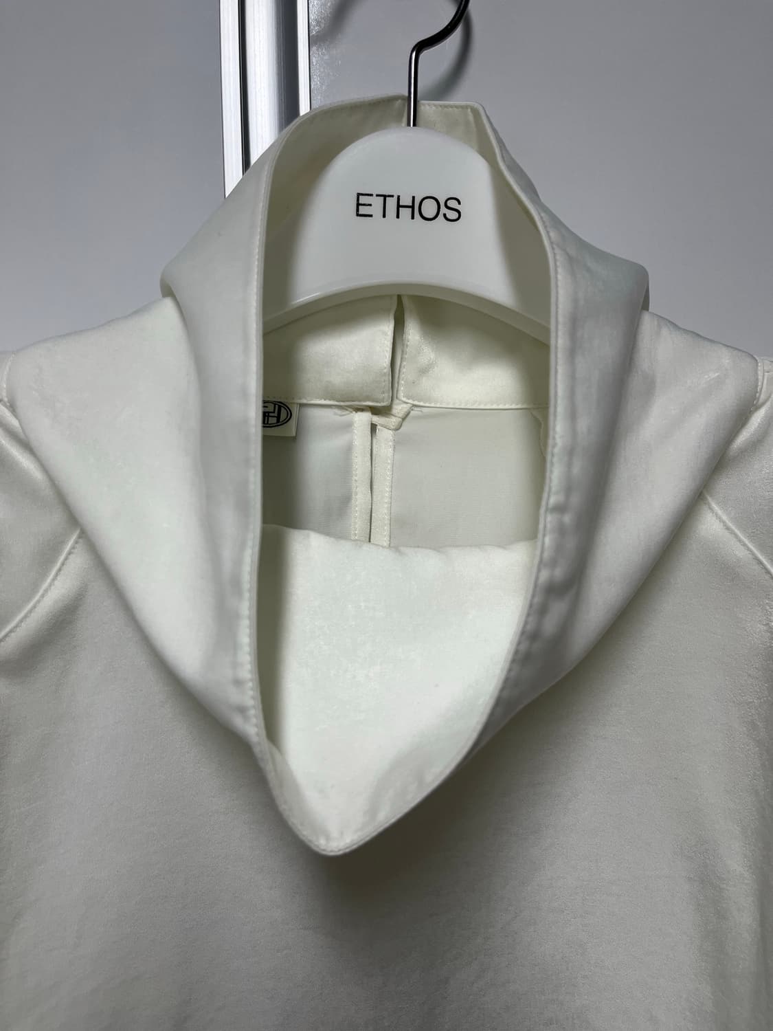 [ETHOS] 에토스 하이넥 크롭 블라우스 상품이미지6