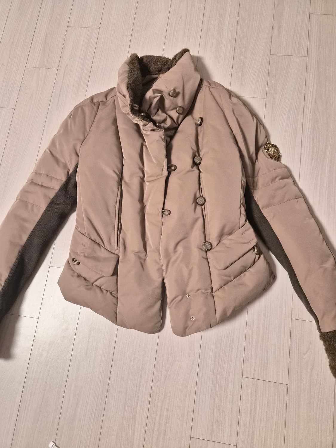 [한섬 SYSTEM] 시스템 양털 칼라 오리털 경량 패딩 (베이지) 상품이미지2