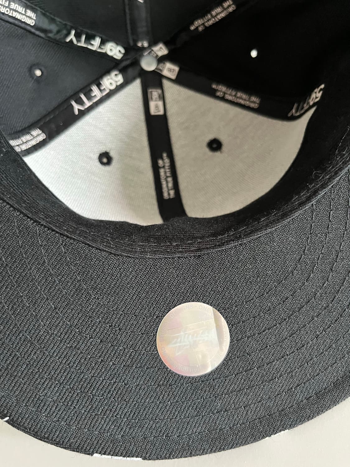 스투시 x futura new era cap 7 5/8 상품이미지6