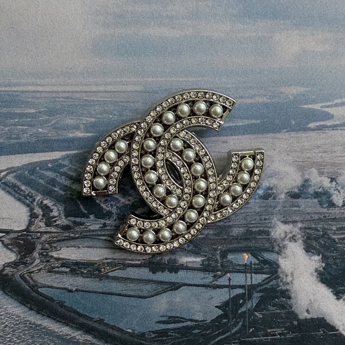 샤넬 오뜨 펄 크라운 브로치 상품이미지2