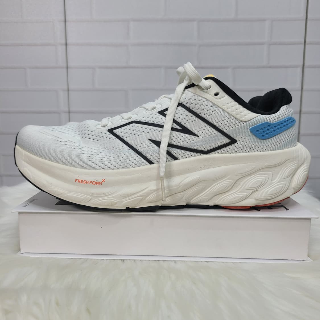 뉴발란스 프레쉬폼 X 1080 V13 스니커즈 운동화 신발 265사이즈 상품이미지2