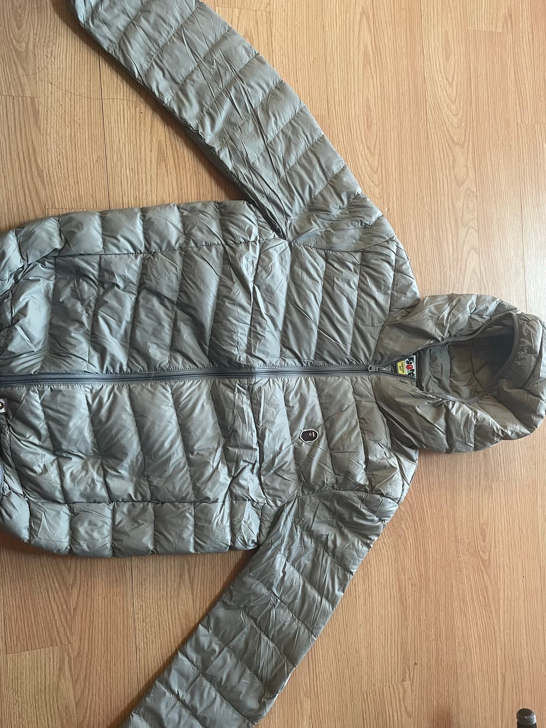 베이프 그레이 경량 패딩 상품이미지5