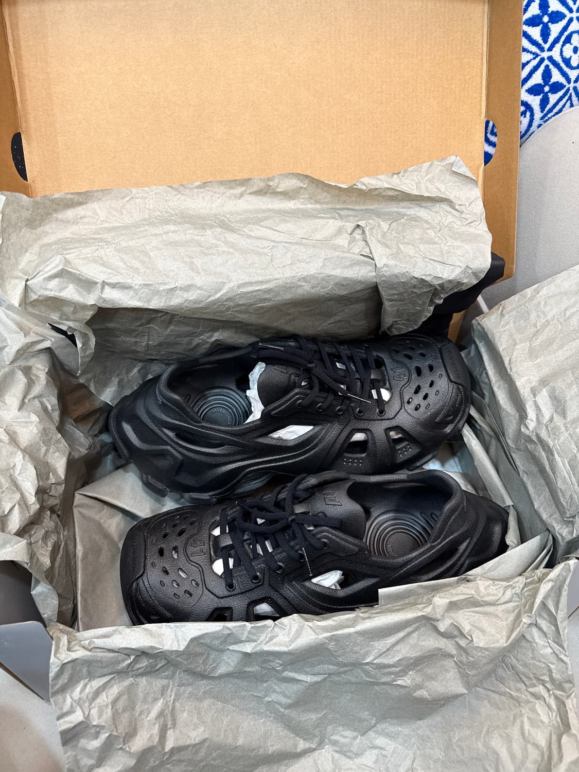 발렌시아가 HD 레이스업 스니커즈 41사이즈  상품이미지1