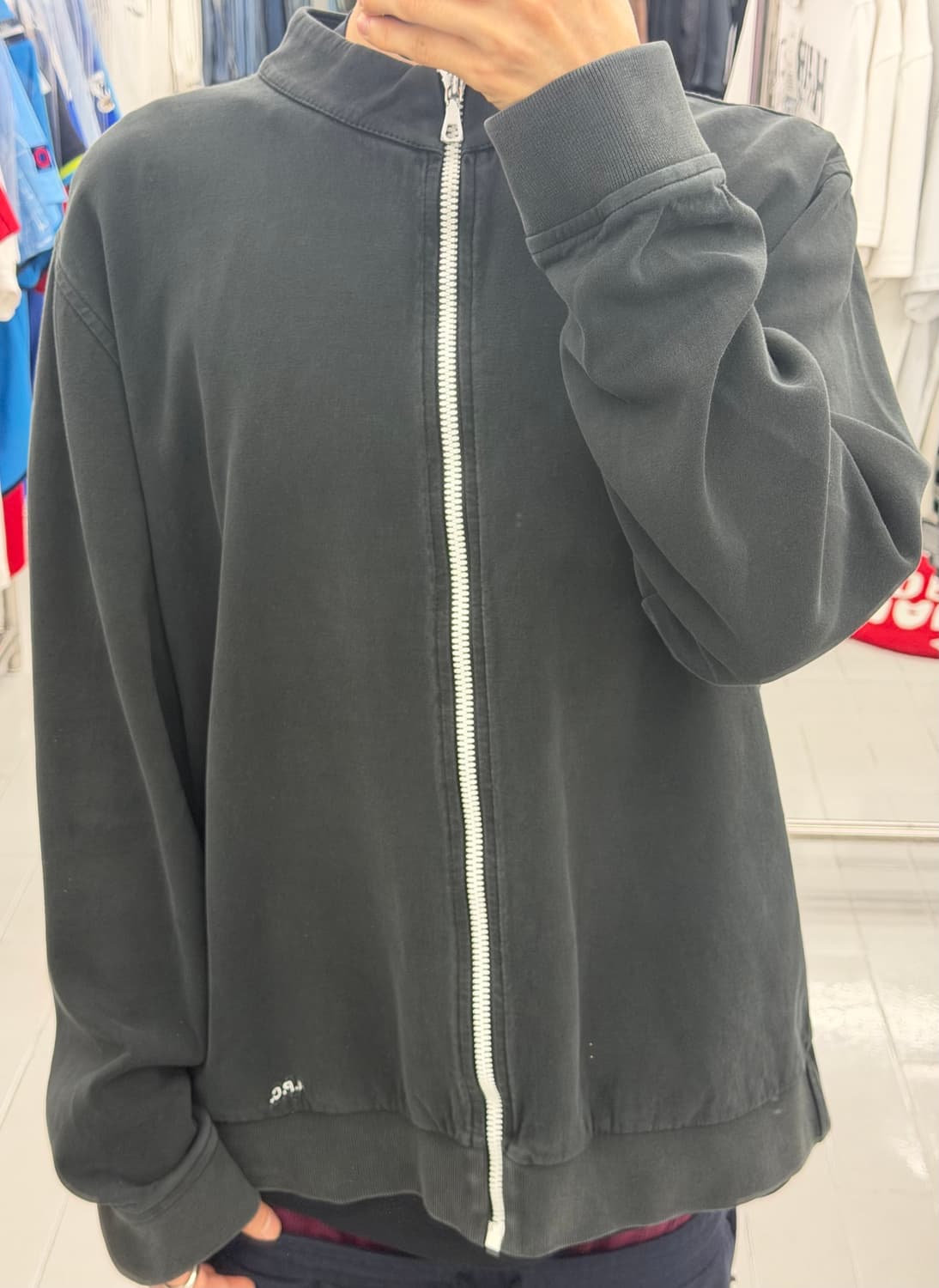 A.P.C. 스몰 로고 집업 자켓 상품이미지1