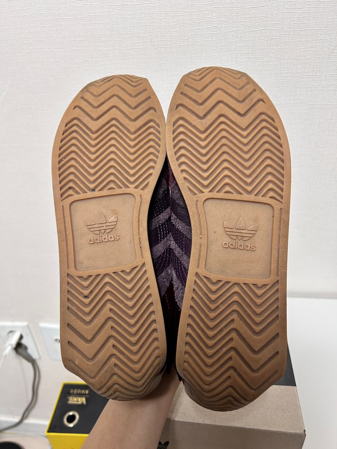 [290] 아디다스 x송포더뮤트 컨트리OG 마룬  상품이미지5