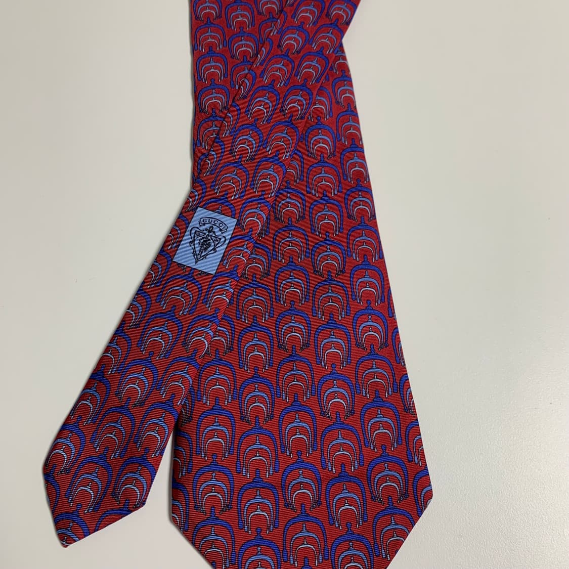구찌(GUCCI) 명품넥타이 B+등급 미세이염 및 대검안감접힘 상품이미지4