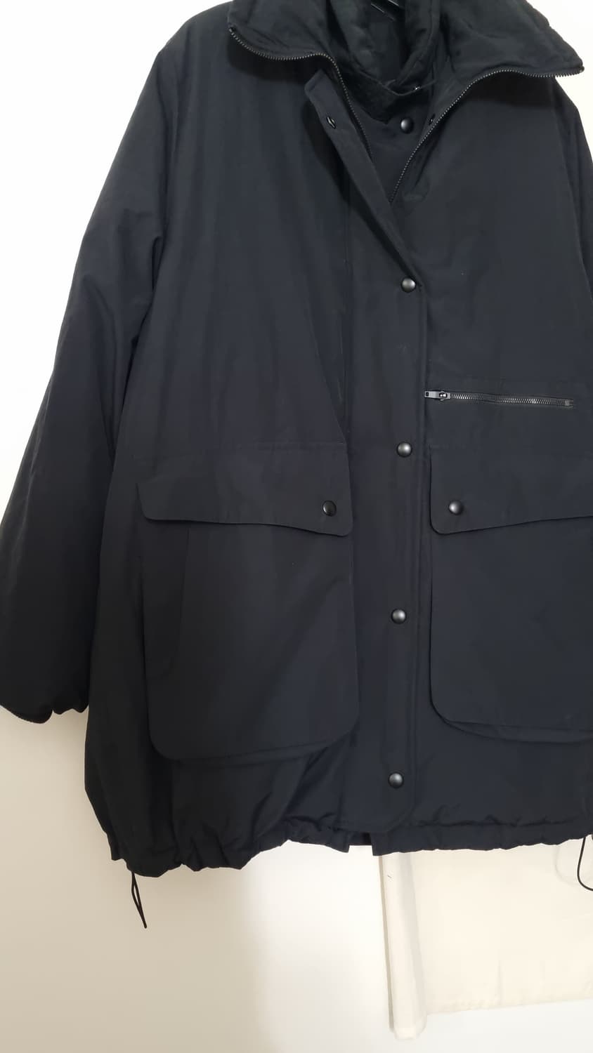 [온앤온] 블랙  A라인 중기장 구스 다운 상품이미지3