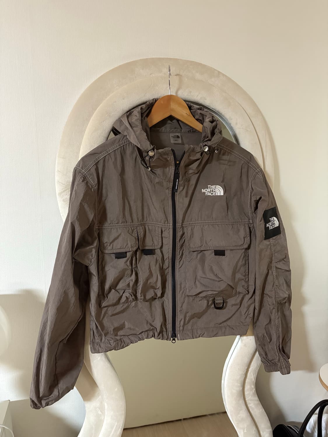 노스페이스 화이트라벨 전소미 바람막이 노스페이스 쉘던 상품이미지1