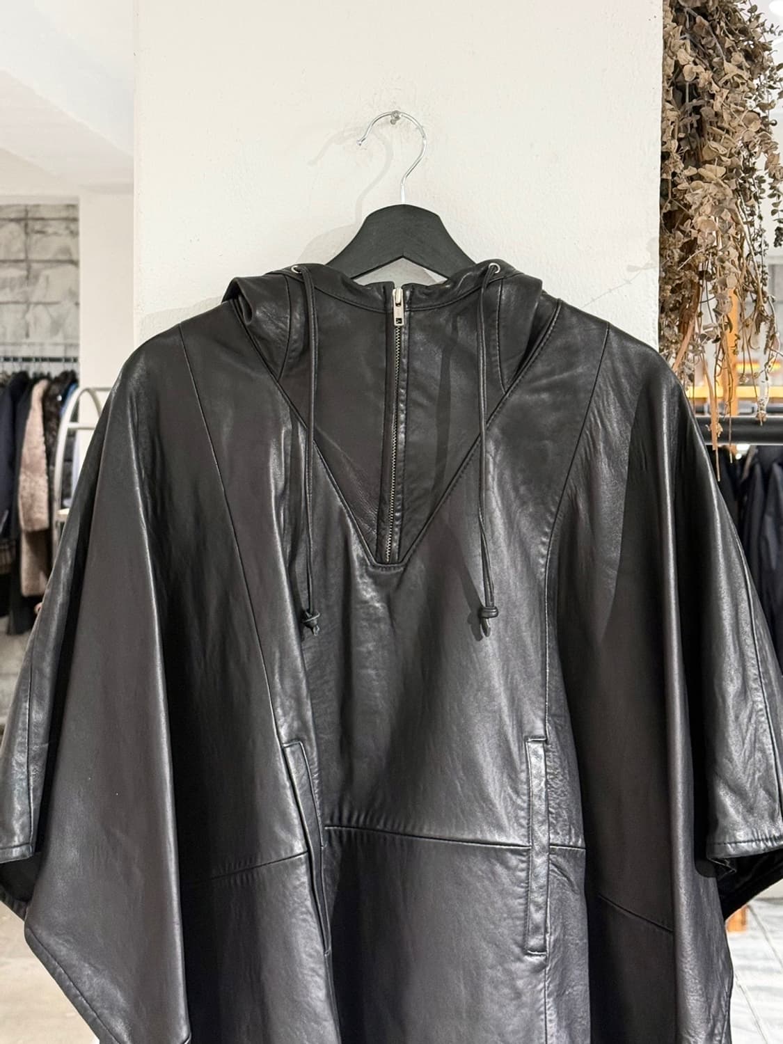 하브 비나르드 블랙 레더 후드 판초 상품이미지4