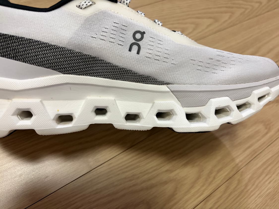 온 러닝 클라우드몬스터 2 화이트 프로스트 상품이미지4