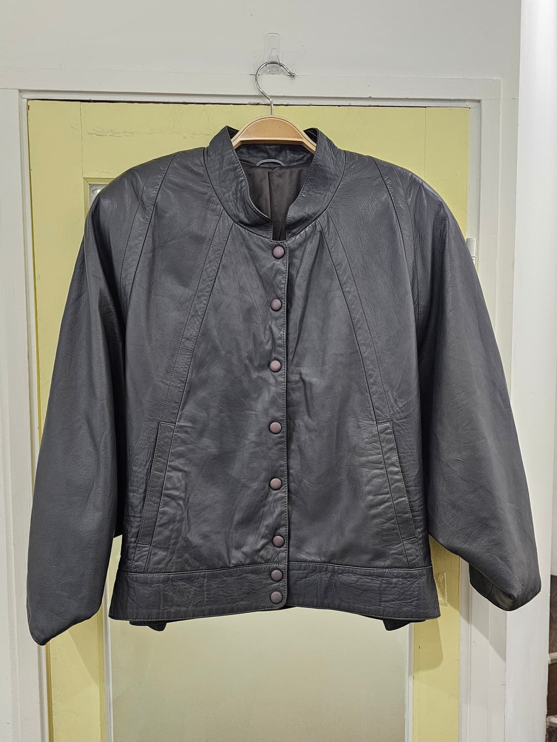 Skinni by Ileana Borelli 그레이 램스킨 숏자켓 상품이미지3