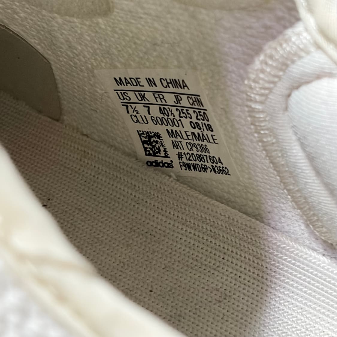 아디다스 이지 부스트 350 V2 스니커즈 B3853 상품이미지3