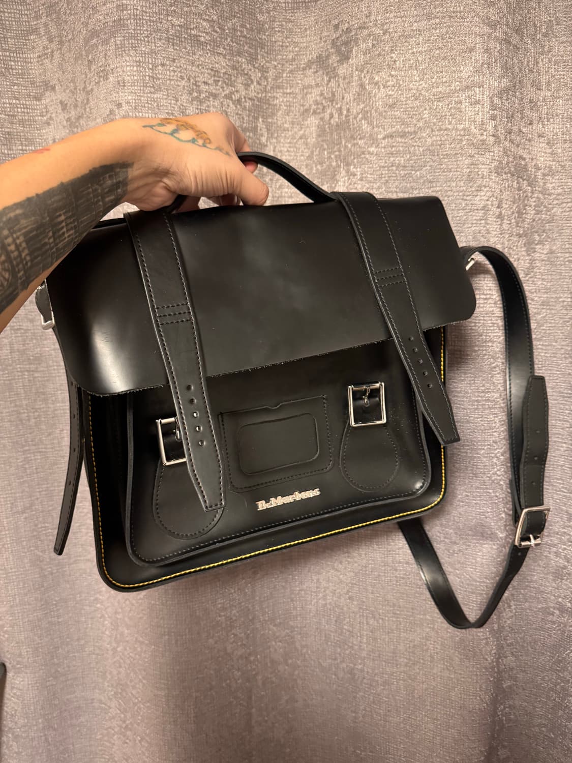 닥터마틴 사첼백 상품이미지1