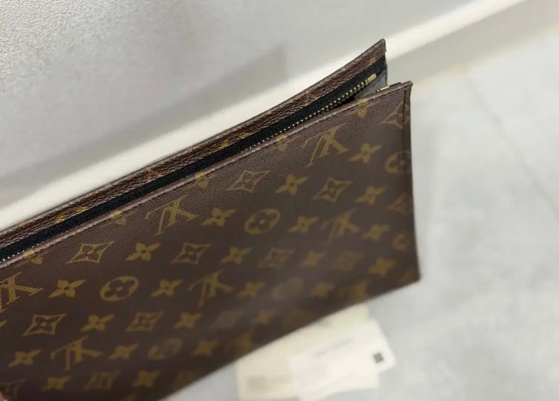 루이비통 포쉐트 토일렛 클러치 26 상품이미지5