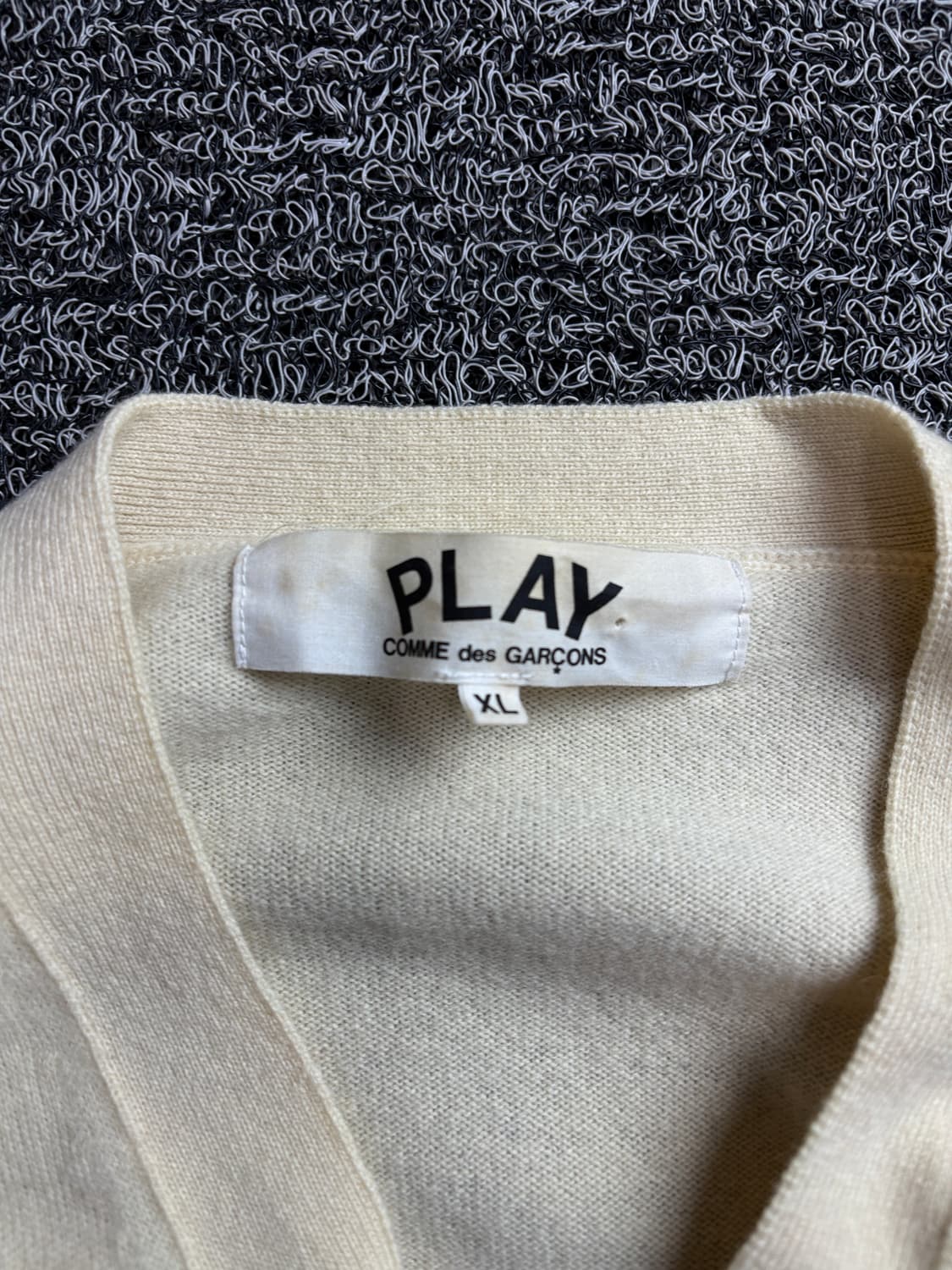 꼼데가르송 플레이 화이트 하트 와펜 가디건 2909 상품이미지4