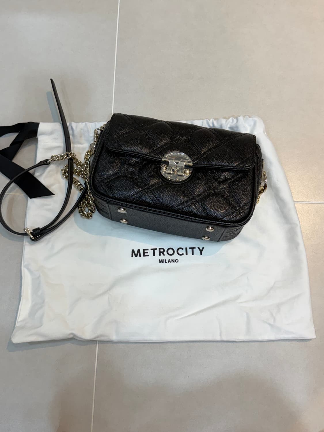 메트로시티 크로스백 상품이미지1