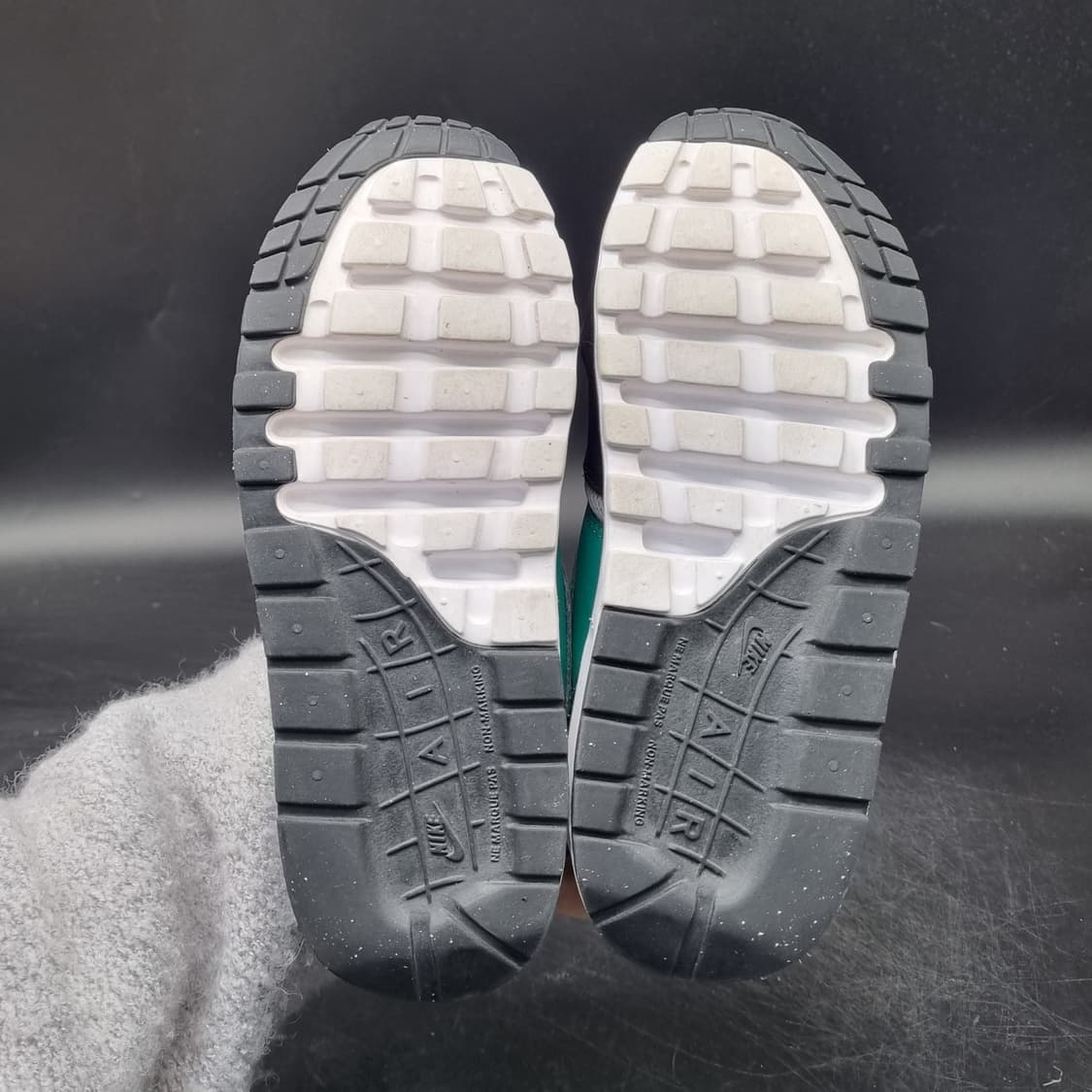 나이키 에어맥스1 그린 운동화 225 상품이미지3