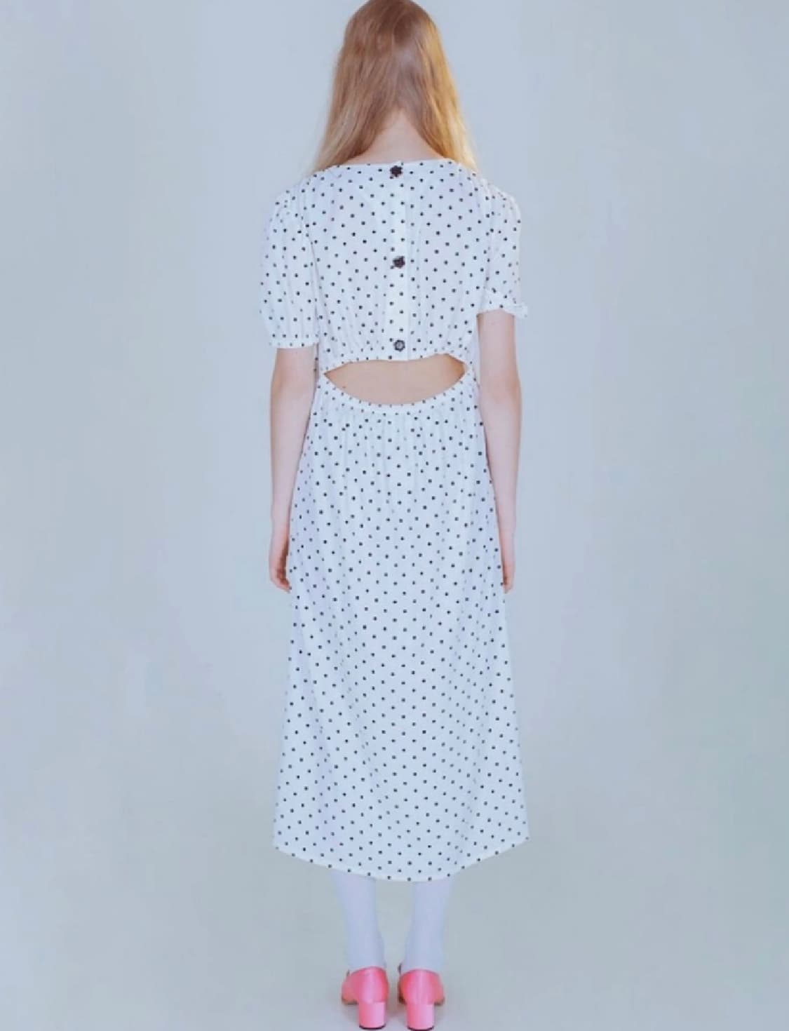 필로컬리 백슬릿 꽃단추 도트 롱 원피스 Free 상품이미지3