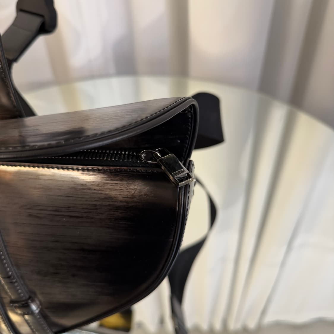 [한정판/새상품]디올 실버 메탈 새들백 미디움 상품이미지6