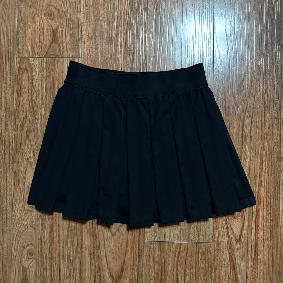 쓰리타임즈 에센셜 스포티 스커트 블랙 상품이미지3
