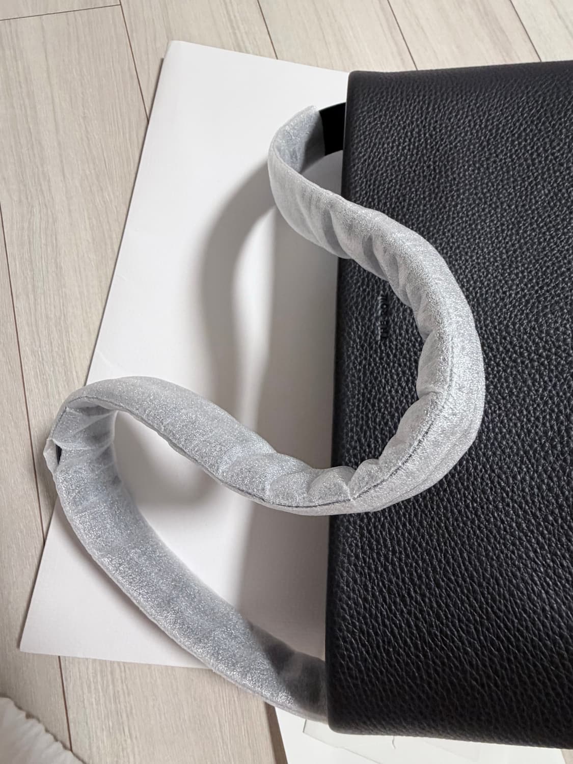 [미사용] 더로우 파크백 미디움 블랙 상품이미지7