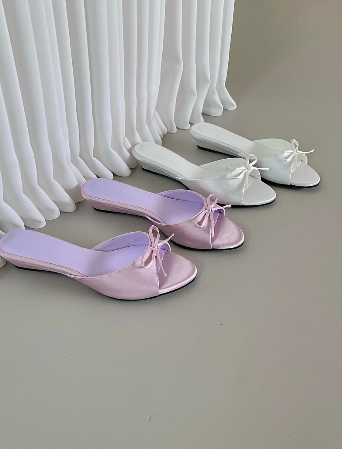 새틴 웨지 리본 뮬 슬리퍼 3cm (4color) 상품이미지1