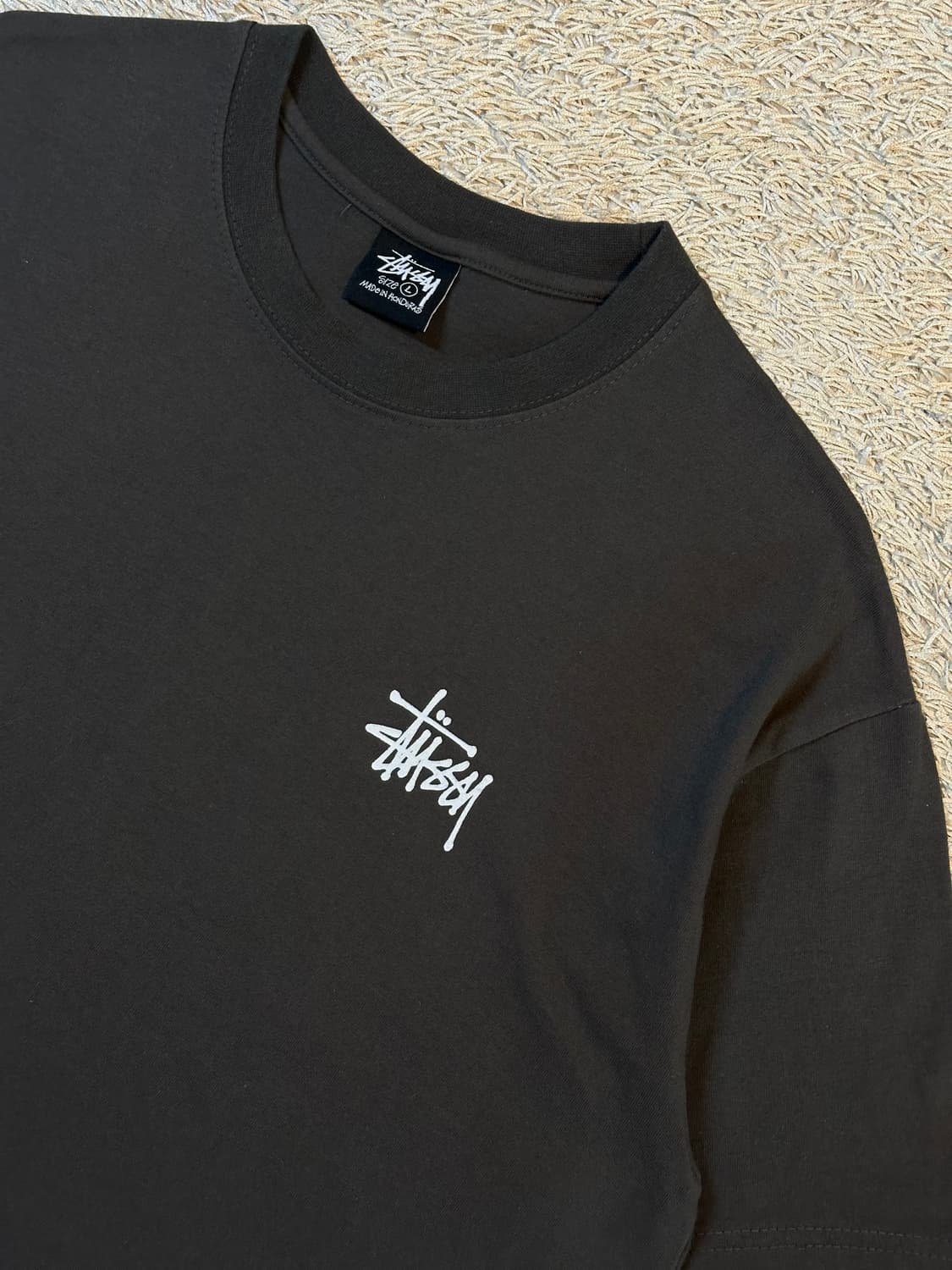 스투시 STUSSY 베이직 로고 반팔 티셔츠 차콜 상품이미지3