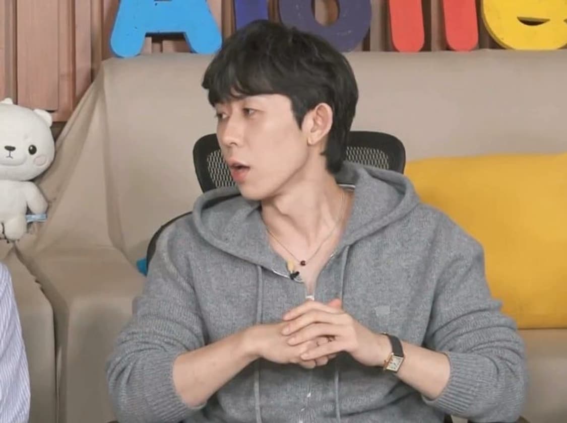 셀린느 트리옹프 울 캐시미어 후드집업 상품이미지4