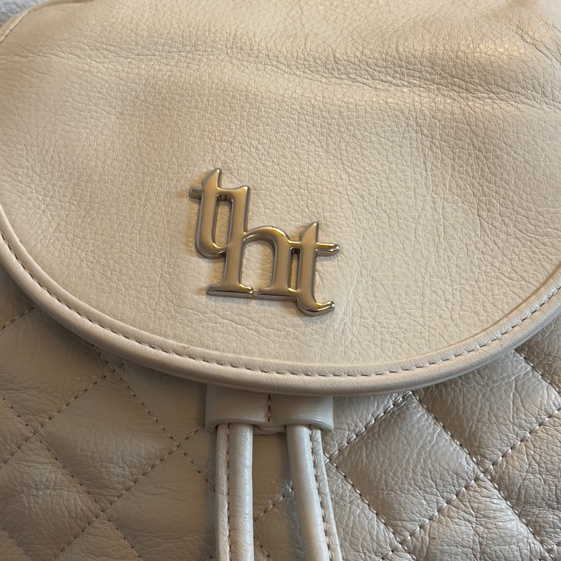 Threetimes Acorn quilted backpack Ivory 상품이미지4