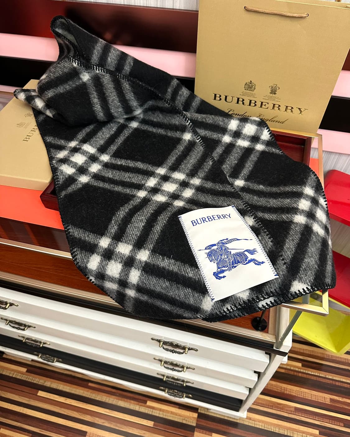 버버리 체크 스카프 상품이미지3