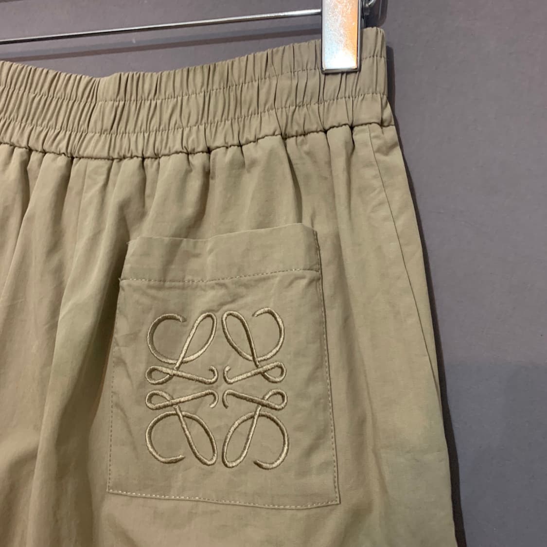 XS LOEWE 로에베 밴딩 크롭 와이드 팬츠 상품이미지4