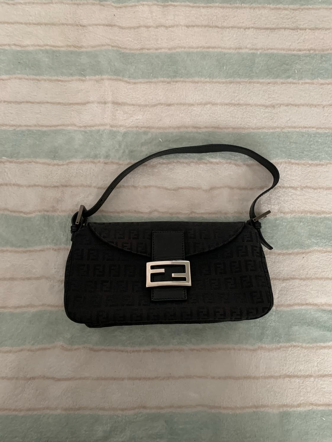 펜디 블랙 바게트백 정품 가방  상품이미지2