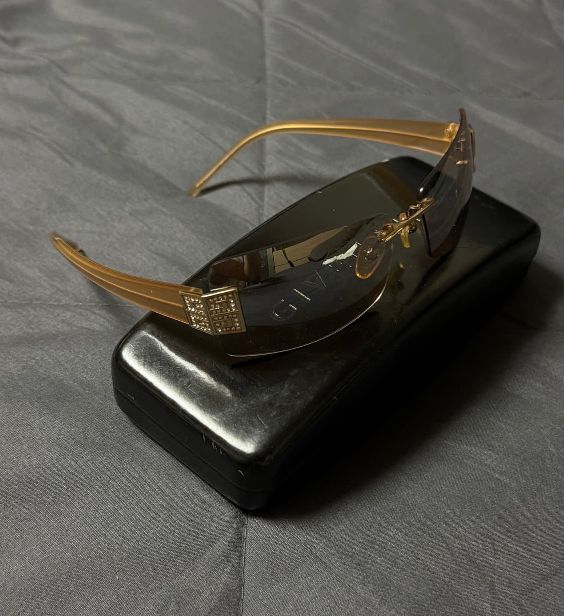 Givenchy Geek Chic Rimless Sunglasses 상품이미지4