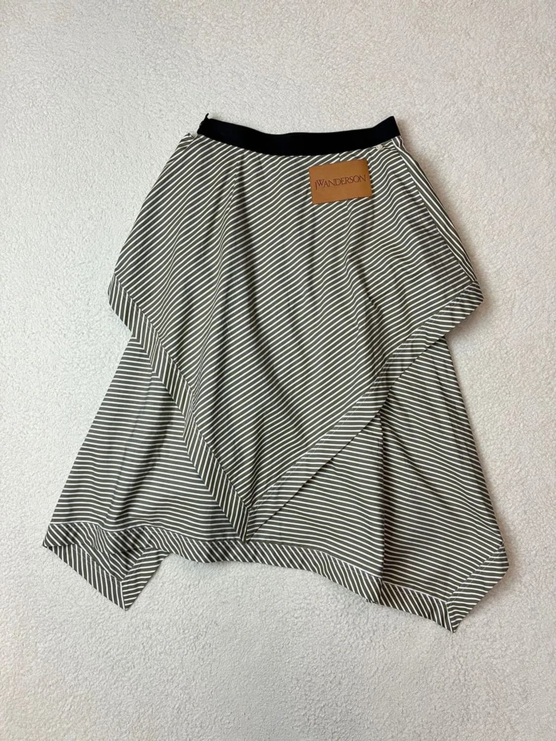 JW앤더슨 사선스트라이프 랩 스커트 PN5983 상품이미지5