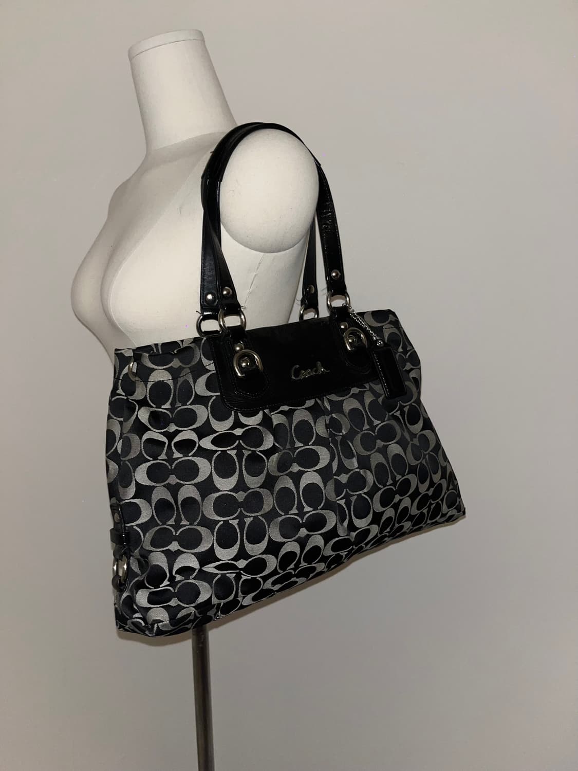 Coach Cookie&cream Shoulder bag 상품이미지3